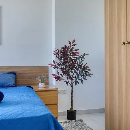Peaceful 2br Flat Garden View شقة *
