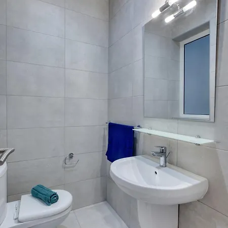 Peaceful 2br Flat Garden View *